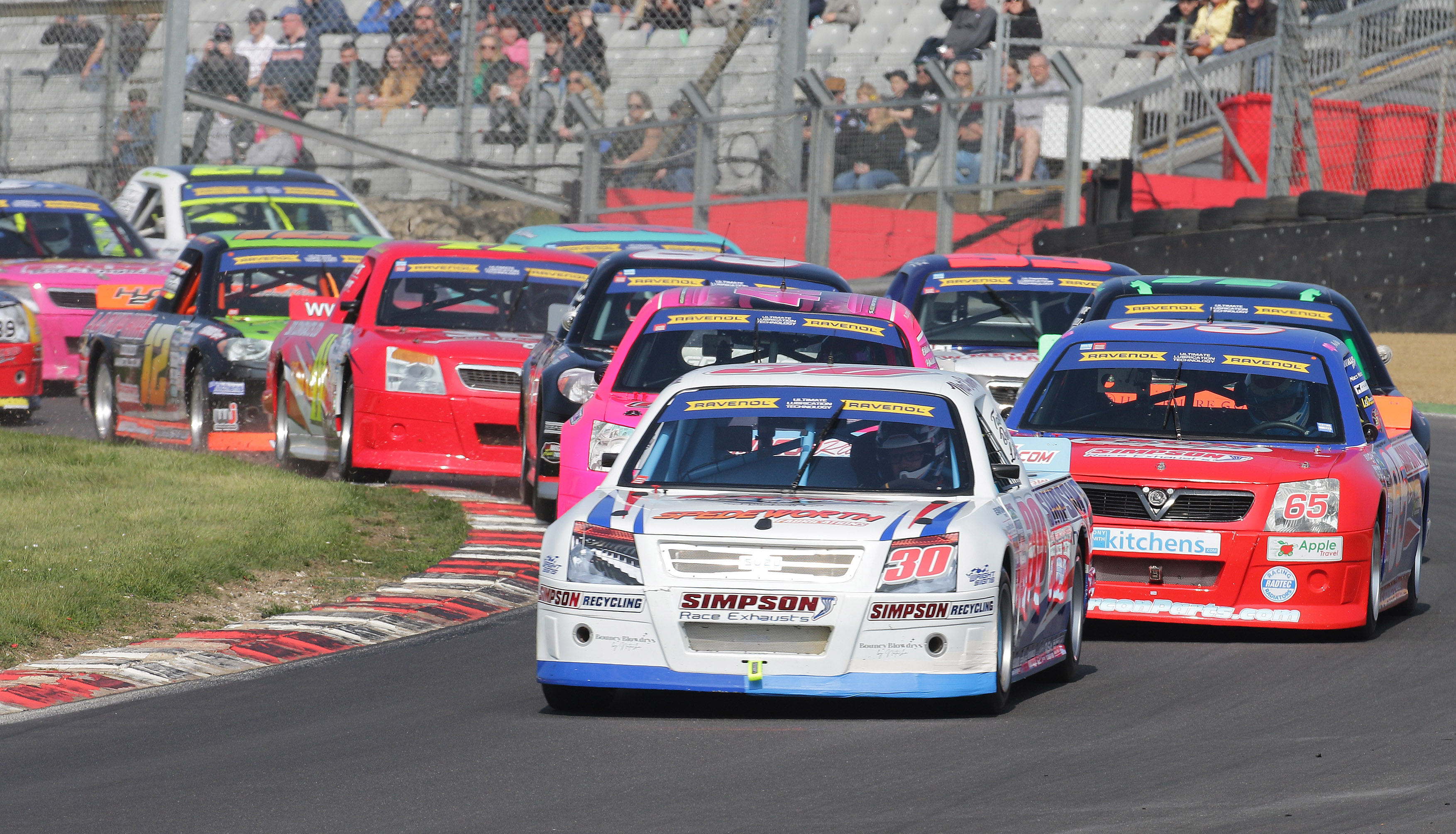 Matt Simpson taking the lead in the Brands Hatch race