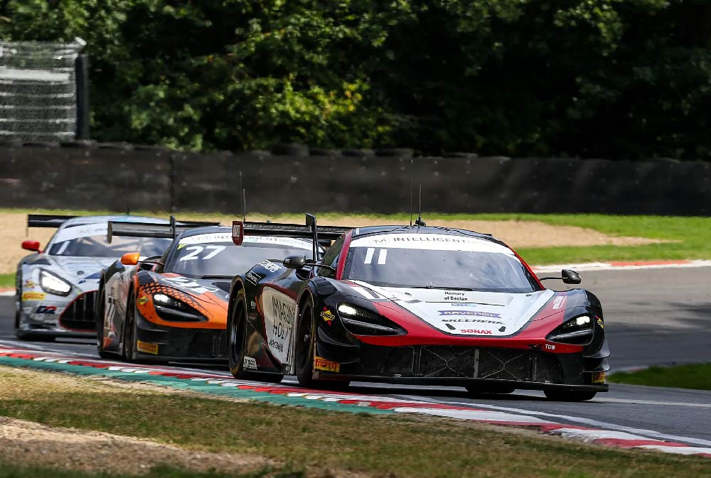 Paddock Motorsport See a Dramatic Return at Brands Hatch